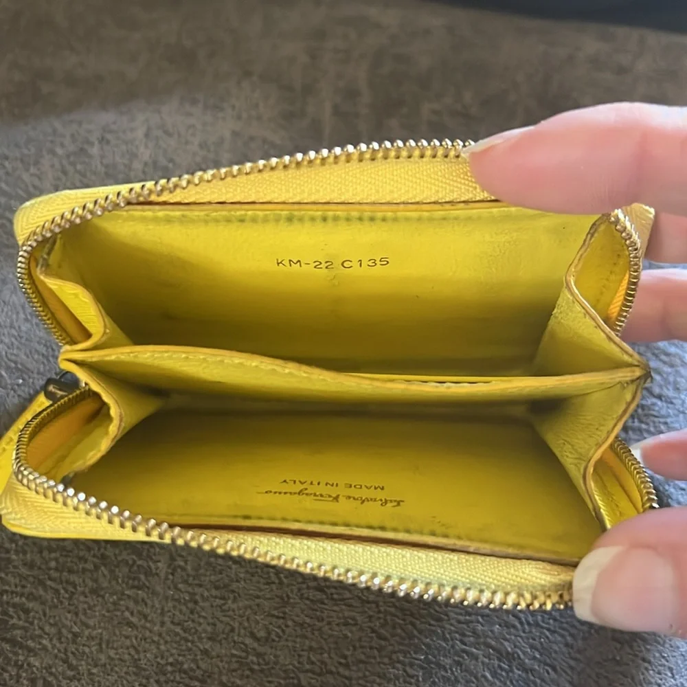 Salvatore Ferragamo Vara Leather Zip Around Coin Purse - Picture 7 of 8